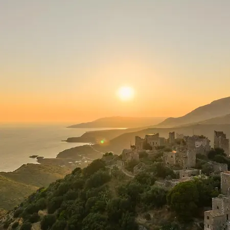 Aspalathos Guest Bed & Breakfast 3*